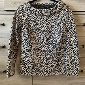 Pullover black and white women's top